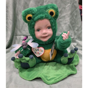 Geppeddo Cuddle Kids Fritz Frog Porcelain Face Plush Animal Doll - Original Box
